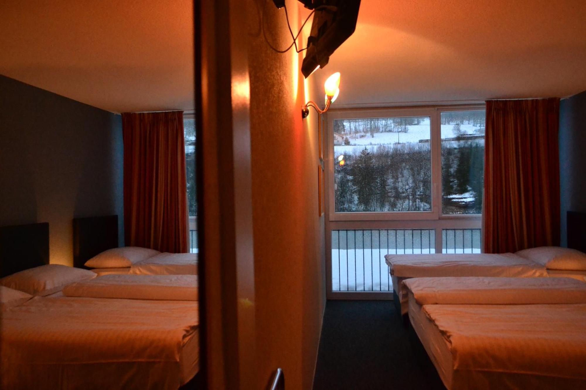 Hotel Les Rives Du Doubs Les Brenets ภายนอก รูปภาพ