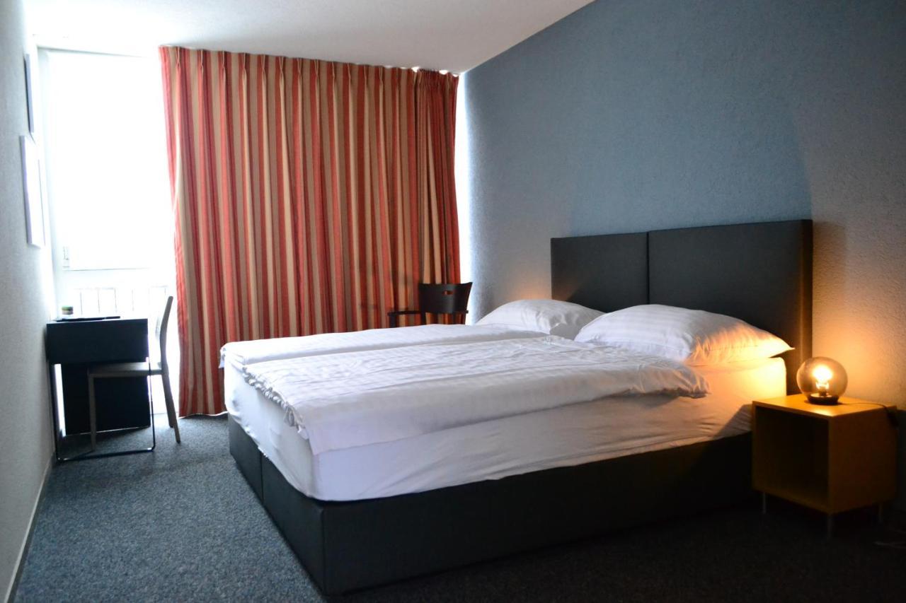 Hotel Les Rives Du Doubs Les Brenets ภายนอก รูปภาพ