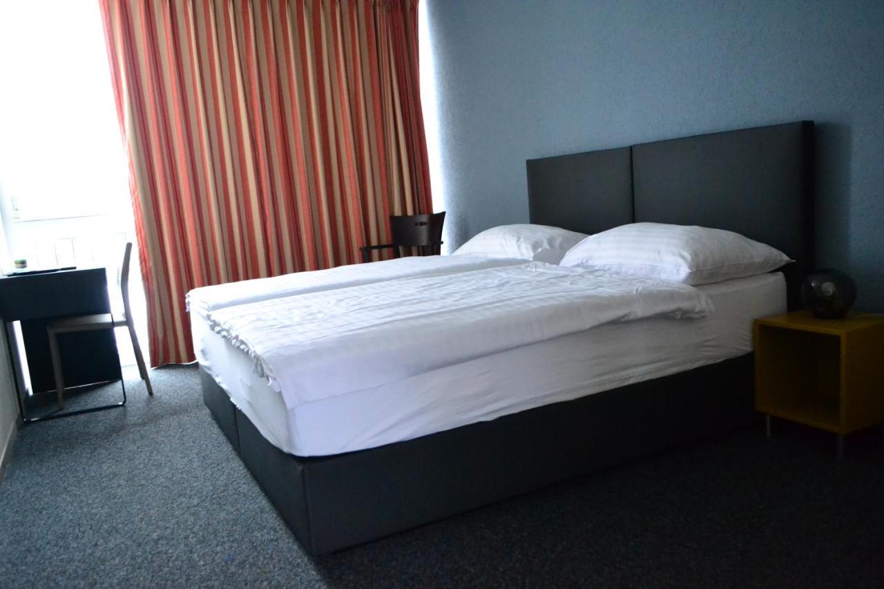 Hotel Les Rives Du Doubs Les Brenets ภายนอก รูปภาพ