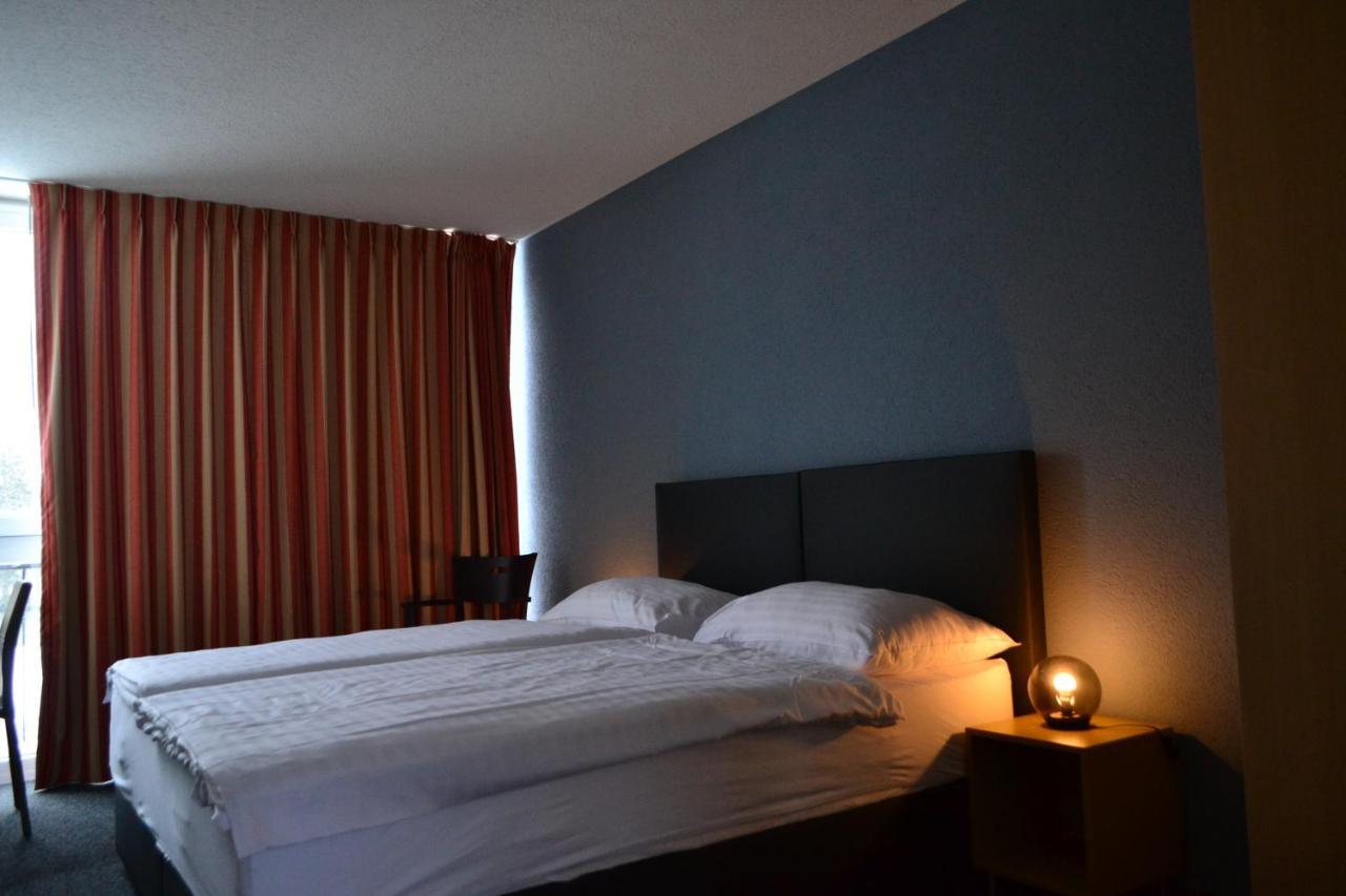 Hotel Les Rives Du Doubs Les Brenets ภายนอก รูปภาพ